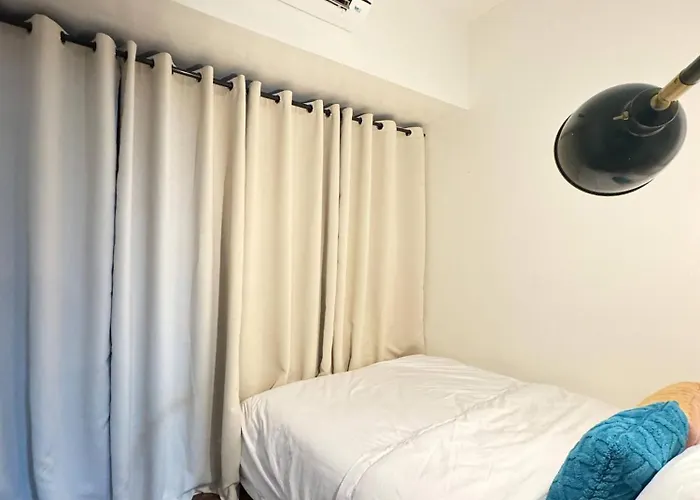 Apartment Entire In Makati Center With Fast Wifi *