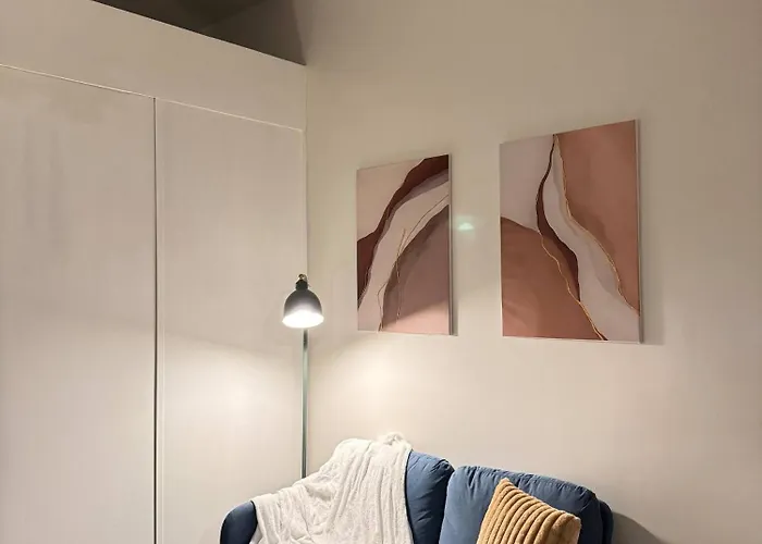 Entire In Makati Center With Fast Wifi * Manila