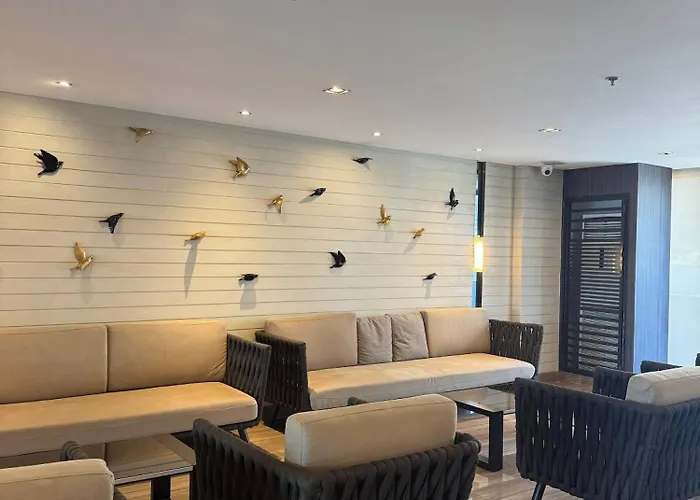Entire In Makati Center With Fast Wifi Manila